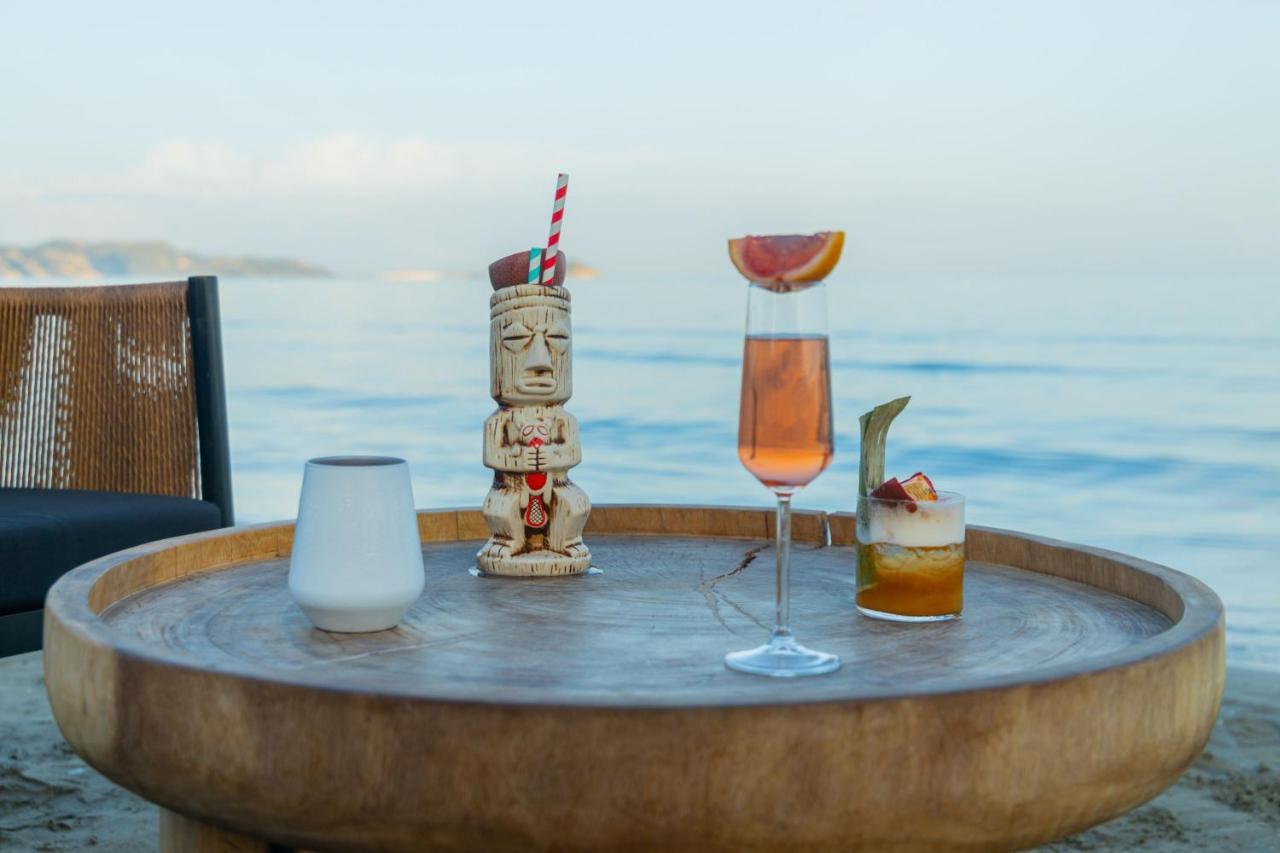 Horizon - Beachfront Luxury, By Zantewize *